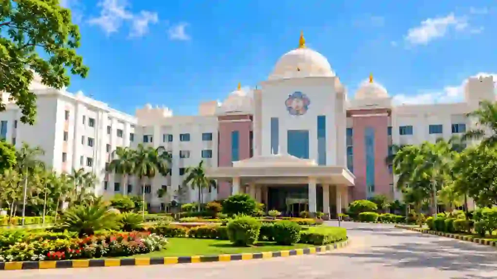 Sri Sathya Sai Hospital Bangalore free treatment hospital building